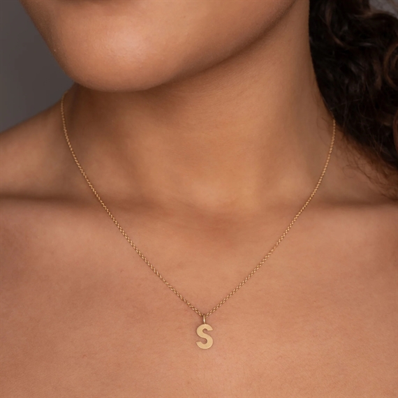 Dulong Letter Vedhæng Small, 18K Guld